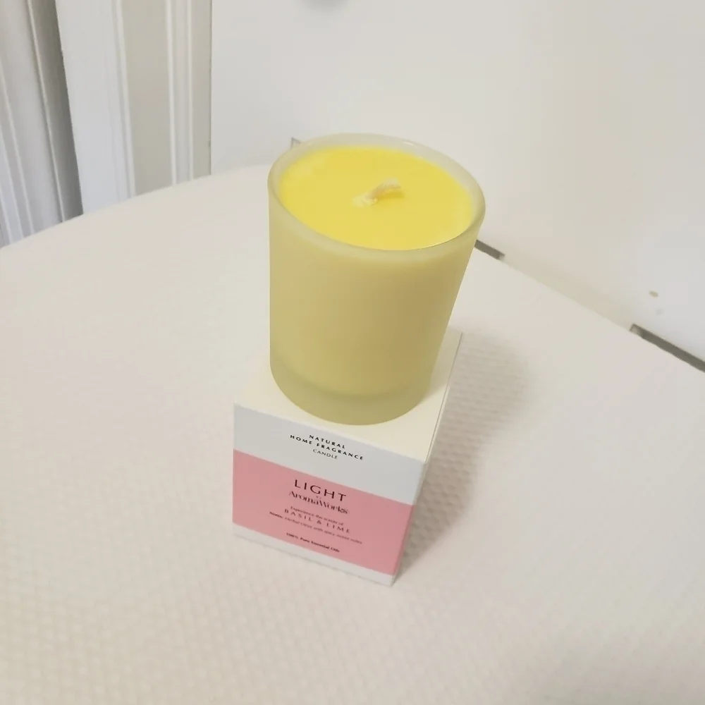 NIB AromaWorks Basil & Lime Soy Wax Candle, 220g